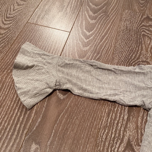 A&F gray bodysuits in M - Picture 5 of 5